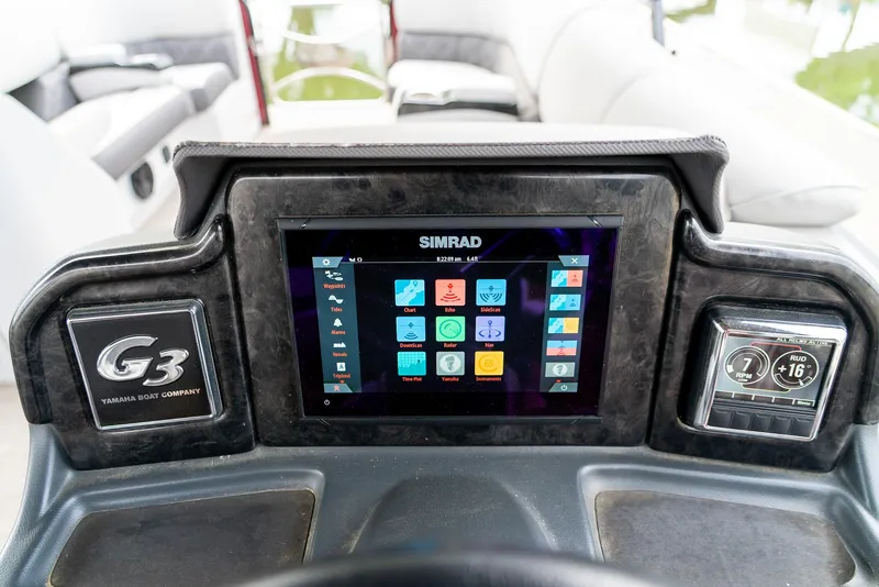 Slide: The Image of Dashboard of 2021 G3 SunCatcher Elite 326 Cruise with Simrad display. - 28