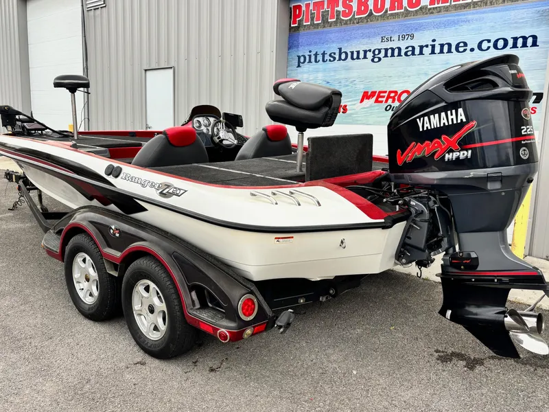 Slide: The Image of 2005 Ranger Z20 Comanche boat with Yamaha VMAX engine at Pittsburg Marine. - 11