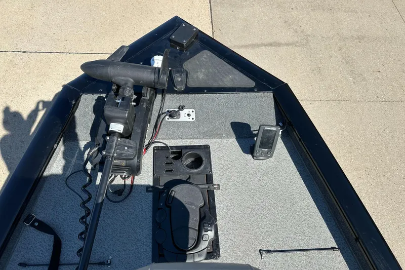 Slide: The Image of 2018 Tracker Pro Team 190 TX boat deck with trolling motor and control panel. - 3