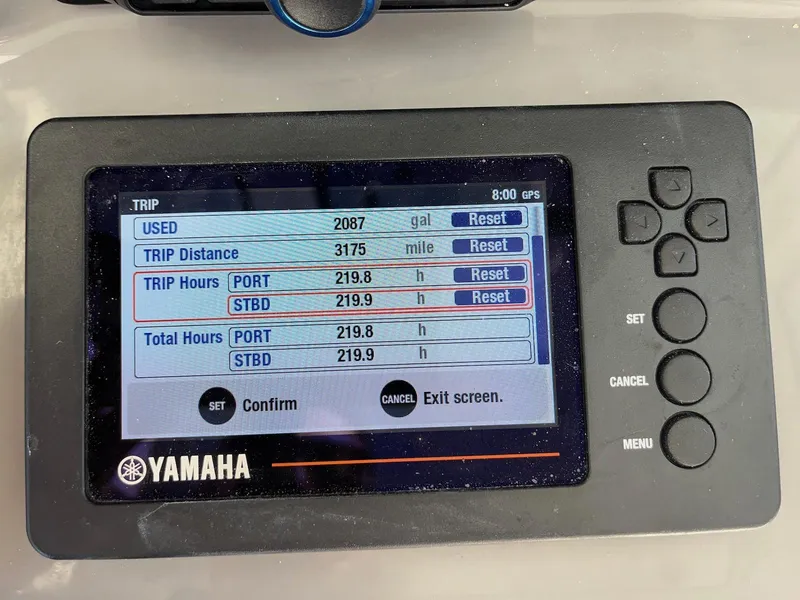 Slide: The Image of Yamaha display showing trip data for a 2021 Robalo R272 Center Console boat. - 32