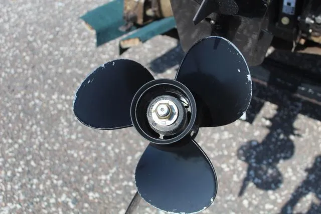 Slide: The Image of Sun Tracker Bass Buggy 18 DLX 2023 - 12