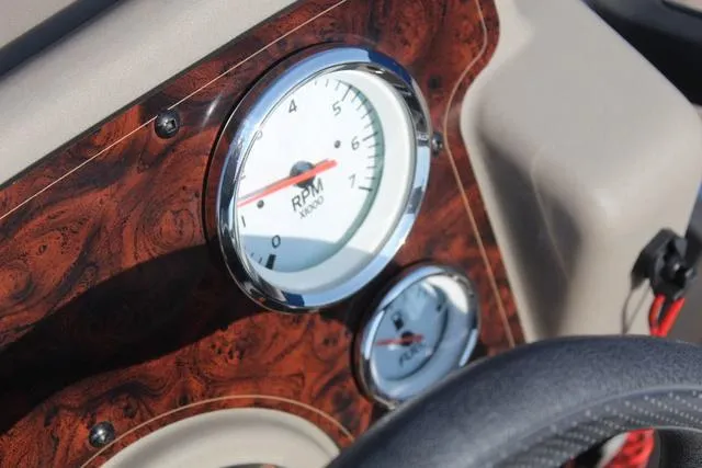 Slide: The Image of Sun Tracker Bass Buggy 18 DLX 2023 - 18