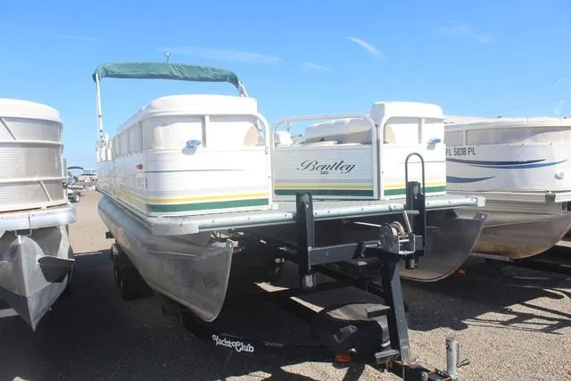 The Image of Bentley Pontoons 240 CRUISE 2004 - 1