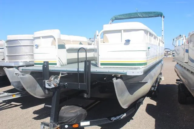 Slide: The Image of Bentley Pontoons 240 CRUISE 2004 - 3