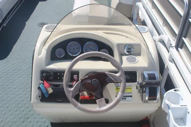 Slide: The Image of Bentley Pontoons 240 CRUISE 2004 - 9