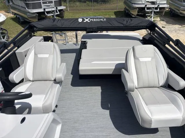 Slide: The Image of Godfrey Sweetwater 2086 SB 27" Impact Center Tube Package 2025 - 14