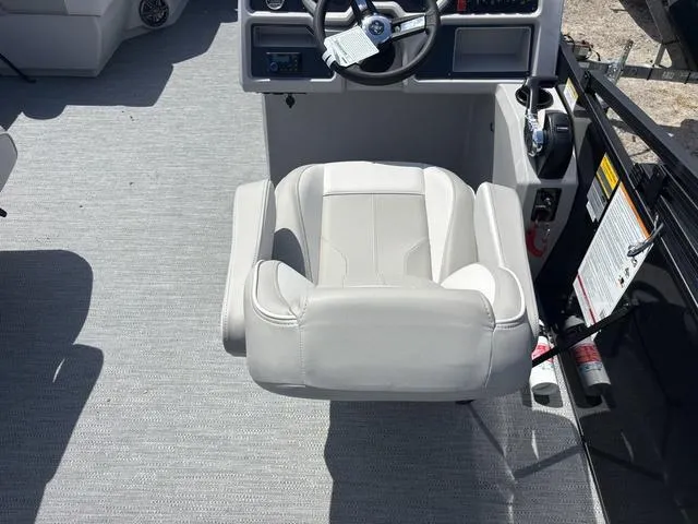 Slide: The Image of Godfrey Sweetwater 2086 SB 27" Impact Center Tube Package 2025 - 19