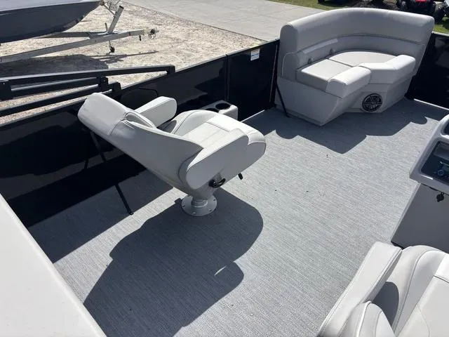 Slide: The Image of Godfrey Sweetwater 2086 SB 27" Impact Center Tube Package 2025 - 21