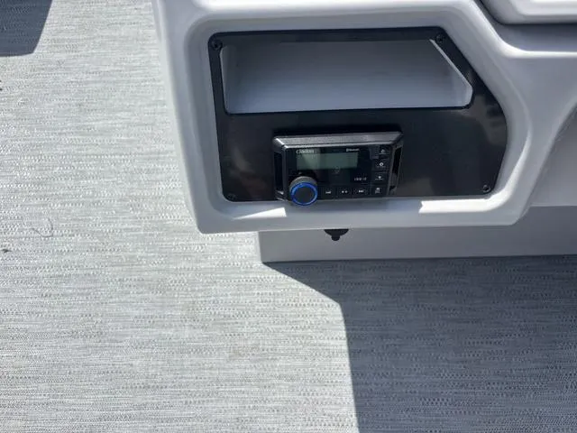 Slide: The Image of Godfrey Sweetwater 2086 SB 27" Impact Center Tube Package 2025 - 24