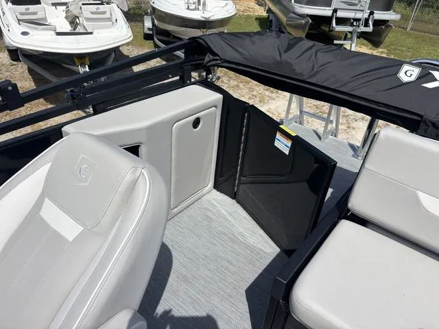 Slide: The Image of Godfrey Sweetwater 2086 SB 27" Impact Center Tube Package 2025 - 29