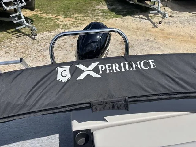 Slide: The Image of Godfrey Sweetwater 2086 SB 27" Impact Center Tube Package 2025 - 31