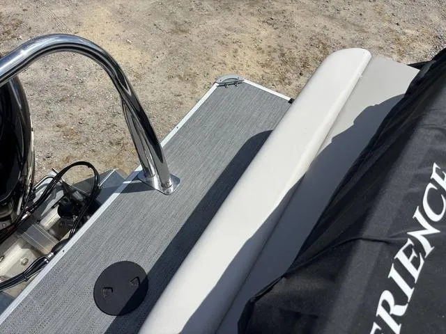 Slide: The Image of Godfrey Sweetwater 2086 SB 27" Impact Center Tube Package 2025 - 33