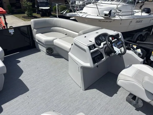 Slide: The Image of Godfrey Sweetwater 2086 SB 27" Impact Center Tube Package 2025 - 36