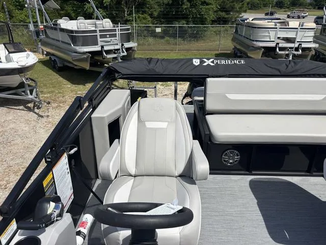 Slide: The Image of Godfrey Sweetwater 2086 SB 27" Impact Center Tube Package 2025 - 41