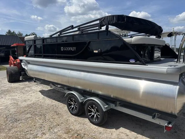 Slide: The Image of Godfrey Sweetwater 2086 SB 27" Impact Center Tube Package 2025 - 8