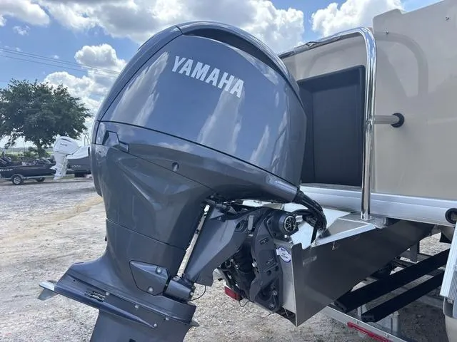 Slide: The Image of Godfrey Sweetwater 2286 F 27" Impact Center Tube Package 2025 - 11