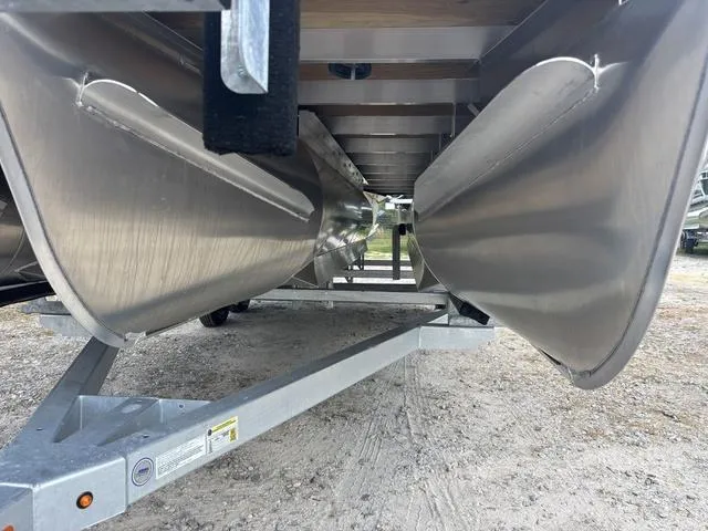 Slide: The Image of Godfrey Sweetwater 2286 F 27" Impact Center Tube Package 2025 - 13