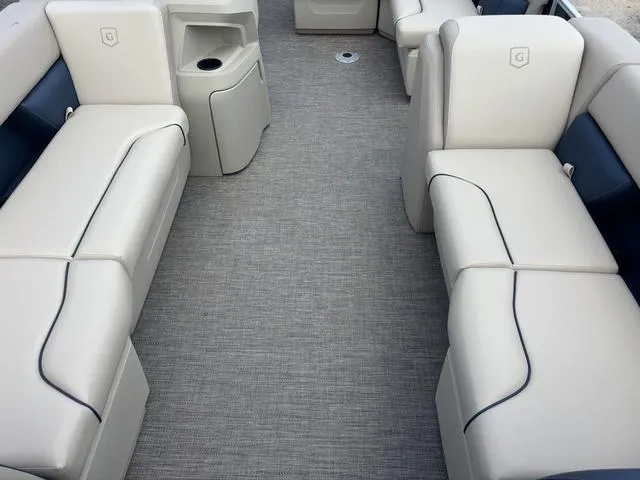 Slide: The Image of Godfrey Sweetwater 2286 F 27" Impact Center Tube Package 2025 - 14