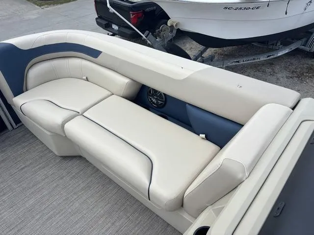 Slide: The Image of Godfrey Sweetwater 2286 F 27" Impact Center Tube Package 2025 - 17