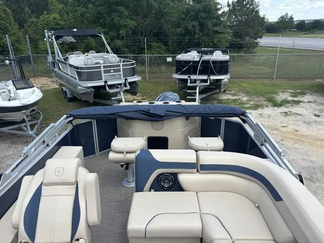 Slide: The Image of Godfrey Sweetwater 2286 F 27" Impact Center Tube Package 2025 - 19