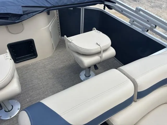 Slide: The Image of Godfrey Sweetwater 2286 F 27" Impact Center Tube Package 2025 - 23