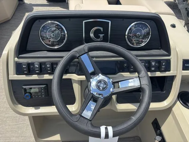 Slide: The Image of Godfrey Sweetwater 2286 F 27" Impact Center Tube Package 2025 - 28