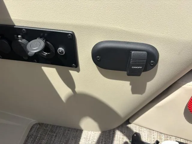 Slide: The Image of Godfrey Sweetwater 2286 F 27" Impact Center Tube Package 2025 - 29