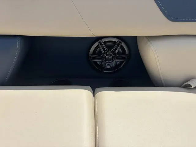 Slide: The Image of Godfrey Sweetwater 2286 F 27" Impact Center Tube Package 2025 - 30