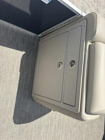 Slide: The Image of Godfrey Sweetwater 2286 F 27" Impact Center Tube Package 2025 - 32