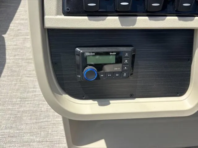 Slide: The Image of Godfrey Sweetwater 2286 F 27" Impact Center Tube Package 2025 - 33