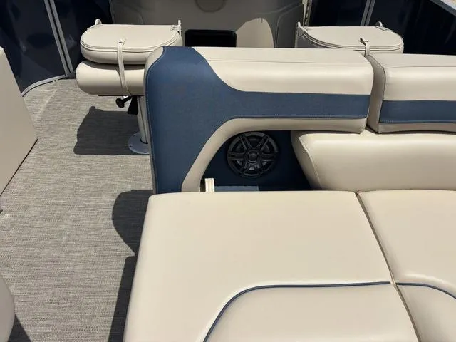 Slide: The Image of Godfrey Sweetwater 2286 F 27" Impact Center Tube Package 2025 - 35