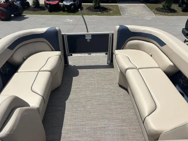 Slide: The Image of Godfrey Sweetwater 2286 F 27" Impact Center Tube Package 2025 - 36