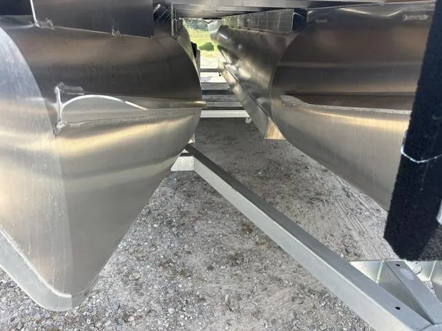 Slide: The Image of Godfrey Sweetwater 2286 F 27" Impact Center Tube Package 2025 - 46