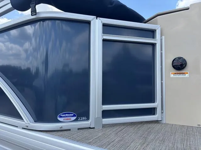 Slide: The Image of Godfrey Sweetwater 2286 F 27" Impact Center Tube Package 2025 - 9