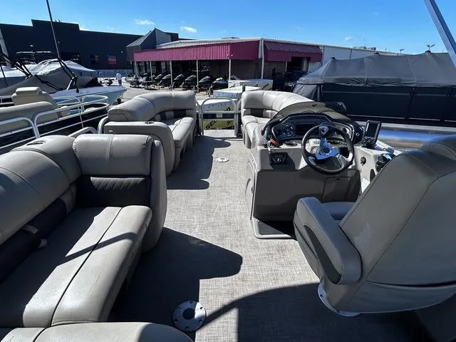 Slide: The Image of Sun Tracker SportFish™ 22 DLX 2022 - 11