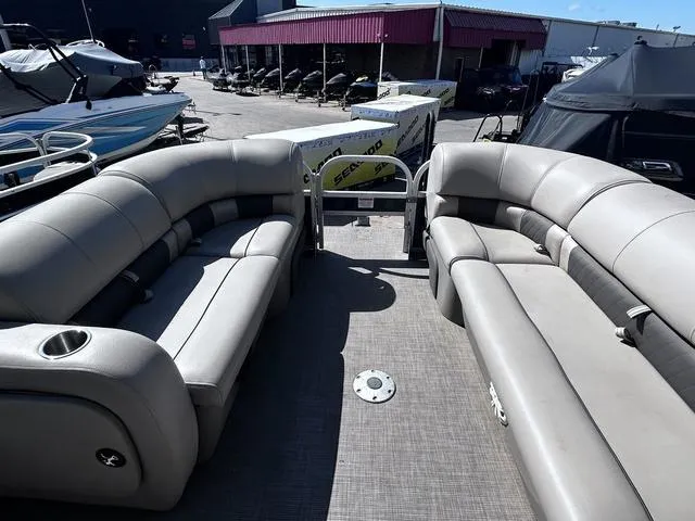 Slide: The Image of Sun Tracker SportFish™ 22 DLX 2022 - 13