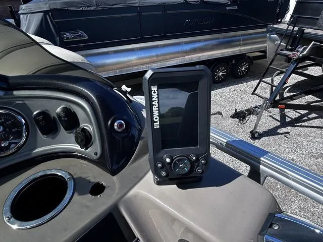 Slide: The Image of Sun Tracker SportFish™ 22 DLX 2022 - 15