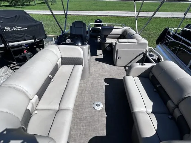 Slide: The Image of Sun Tracker SportFish™ 22 DLX 2022 - 8