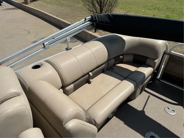 Slide: The Image of Sun Tracker Fishin' Barge 22 XP3 2023 - 11