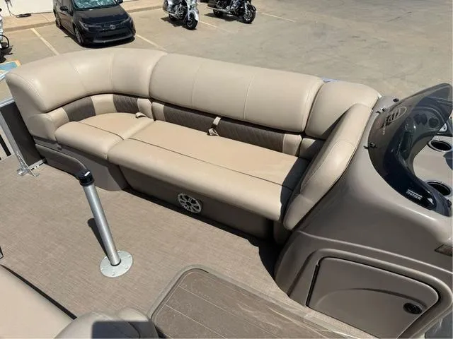 Slide: The Image of Sun Tracker Fishin' Barge 22 XP3 2023 - 15