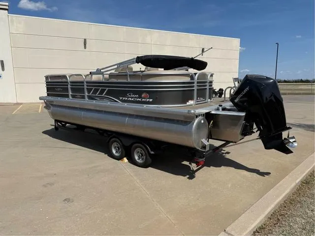 Slide: The Image of Sun Tracker Fishin' Barge 22 XP3 2023 - 5