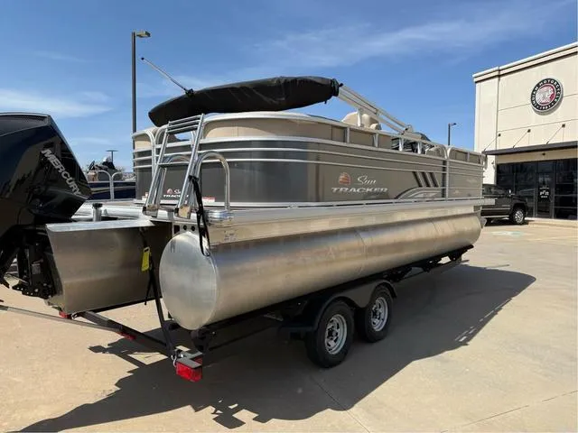 Slide: The Image of Sun Tracker Fishin' Barge 22 XP3 2023 - 7