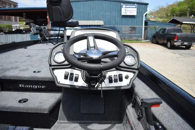 Slide: The Image of Ranger RT198P 2025 - 17