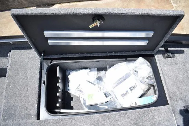 Slide: The Image of Ranger RT198P 2025 - 38