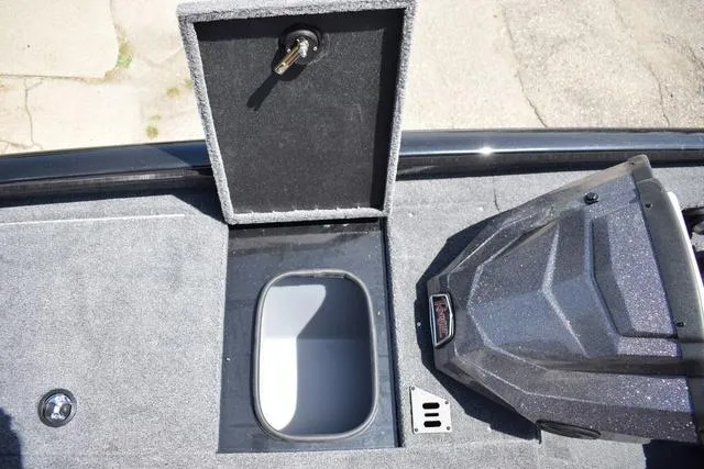 Slide: The Image of Ranger RT198P 2025 - 40