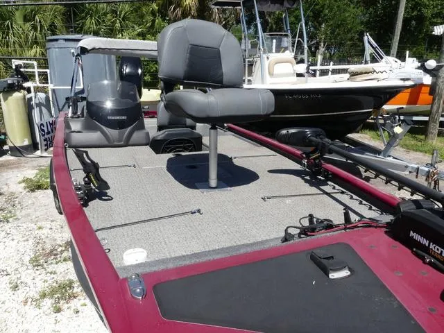 Slide: The Image of Tracker Pro 170 2022 - 12