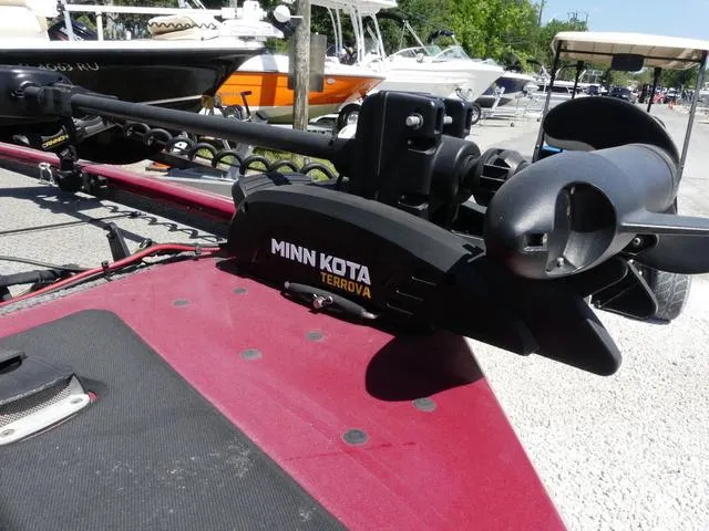 Slide: The Image of Tracker Pro 170 2022 - 13