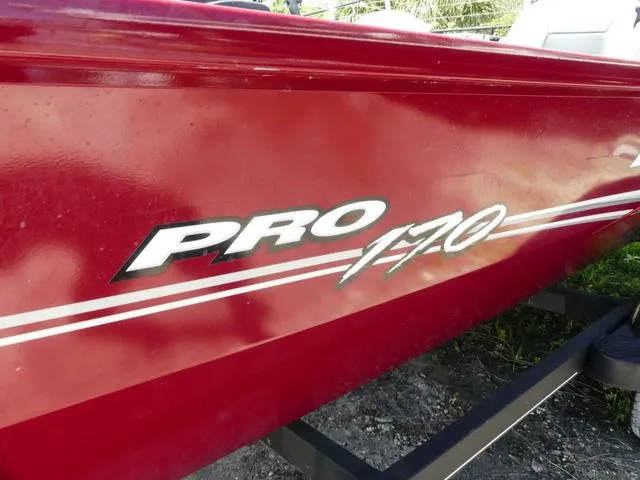 Slide: The Image of Tracker Pro 170 2022 - 4