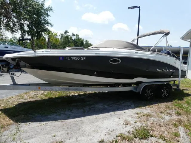 Slide: The Image of NauticStar 243 DC 2020 - 3