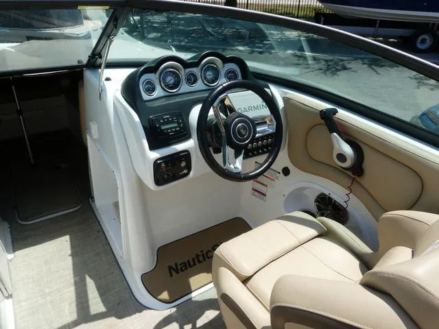 Slide: The Image of NauticStar 243 DC 2020 - 6